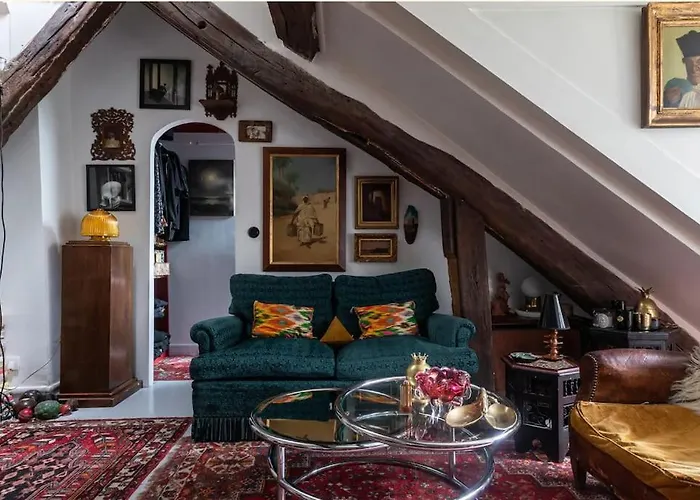 דירה A Writer's Flat פריז