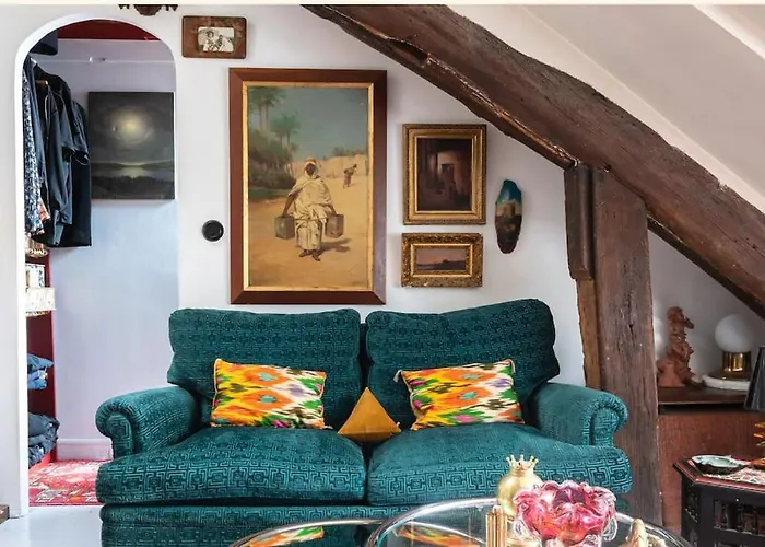 A Writer's Flat דירה